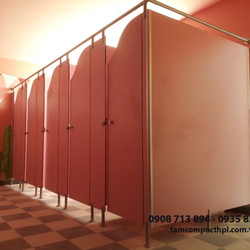 Thi công vách ngăn vệ sinh Compact tại Gia Lai